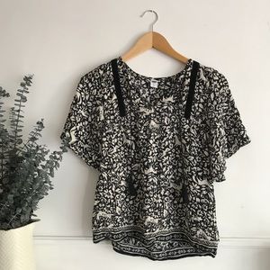 Xs Old Navy Animal Print Blouse